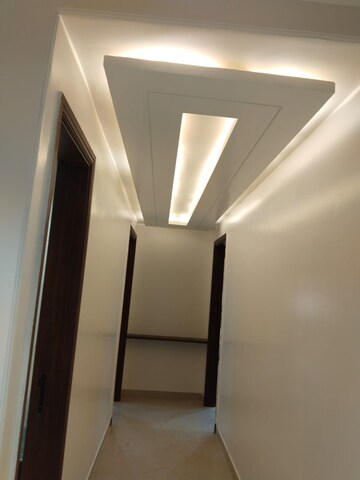 Building Lobby in 3 BHK Builder Floor at Empire Floors, Sector 57 – for Rent