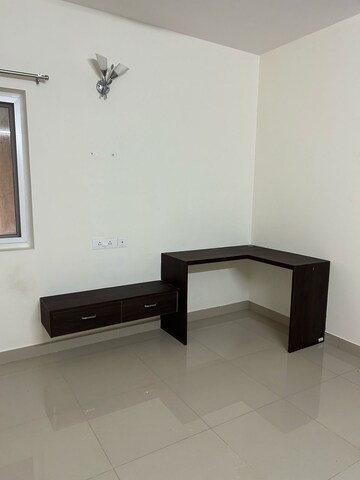Room in 2 BHK Apartment at Mantri Webcity, Hennur – for Rent