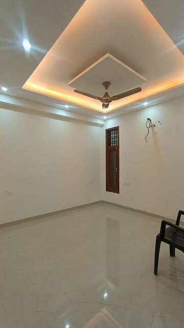 Room in 3 BHK Apartment at Patel Nagar Society, Sector 15 – for Sale