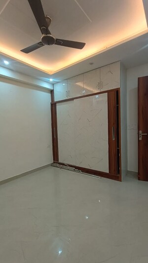 Room in 3 BHK Apartment at Patel Nagar Society, Sector 15 – for Sale