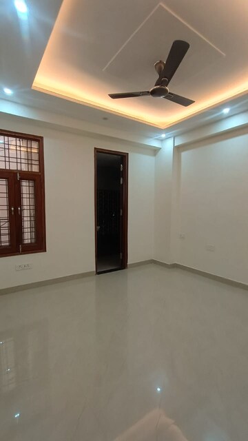 Room in 3 BHK Apartment at Patel Nagar Society, Sector 15 – for Sale
