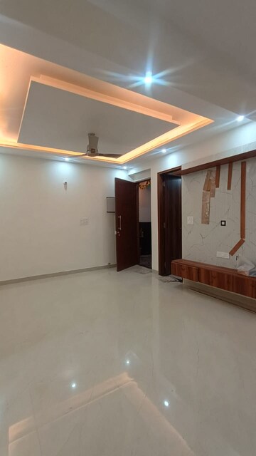 Room in 3 BHK Apartment at Patel Nagar Society, Sector 15 – for Sale