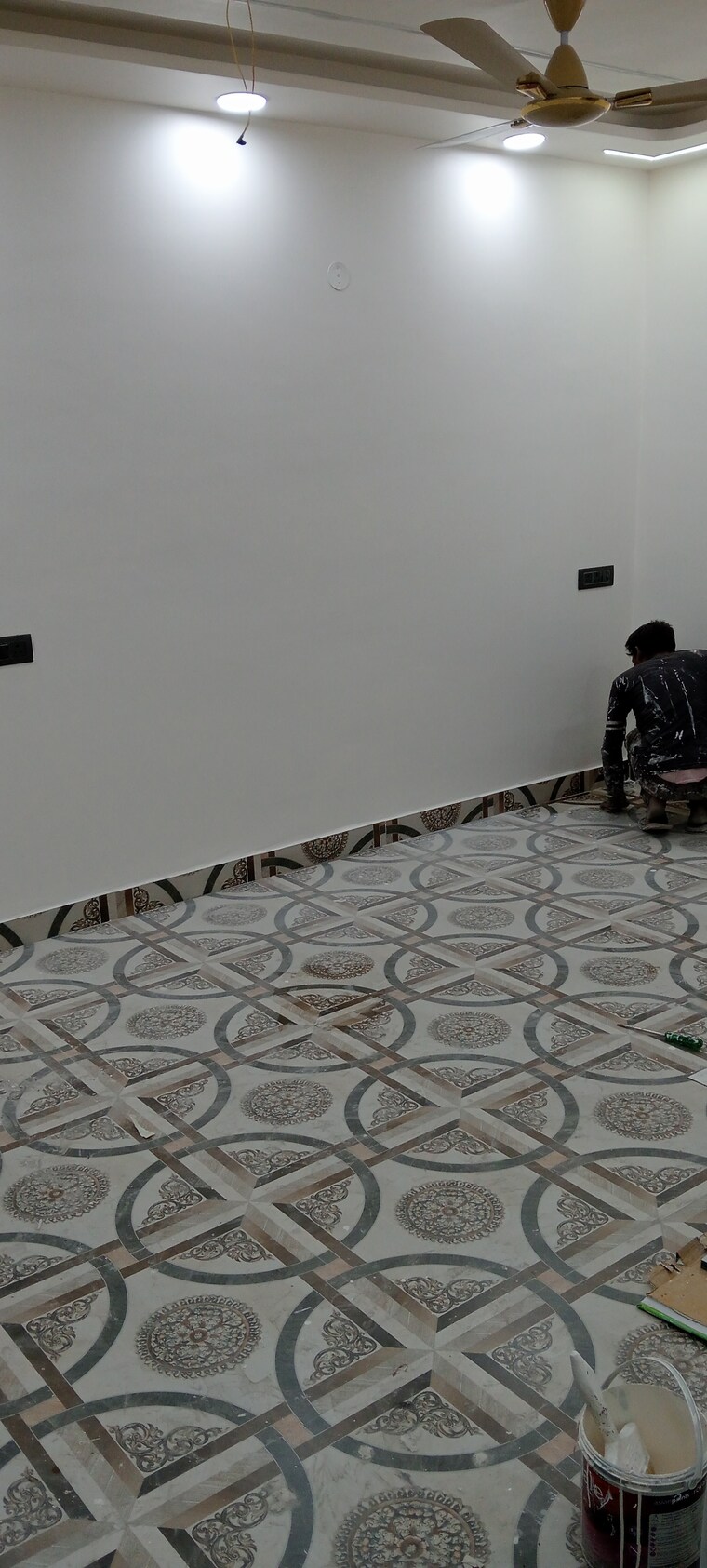  Parking, govindpuri 3 Bedroom 910 Sq.Ft. Builder Floor In Govindpuri Delhi 8435164