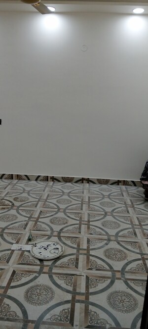 Parking in 3 BHK Builder Floor at Govindpuri – for Sale