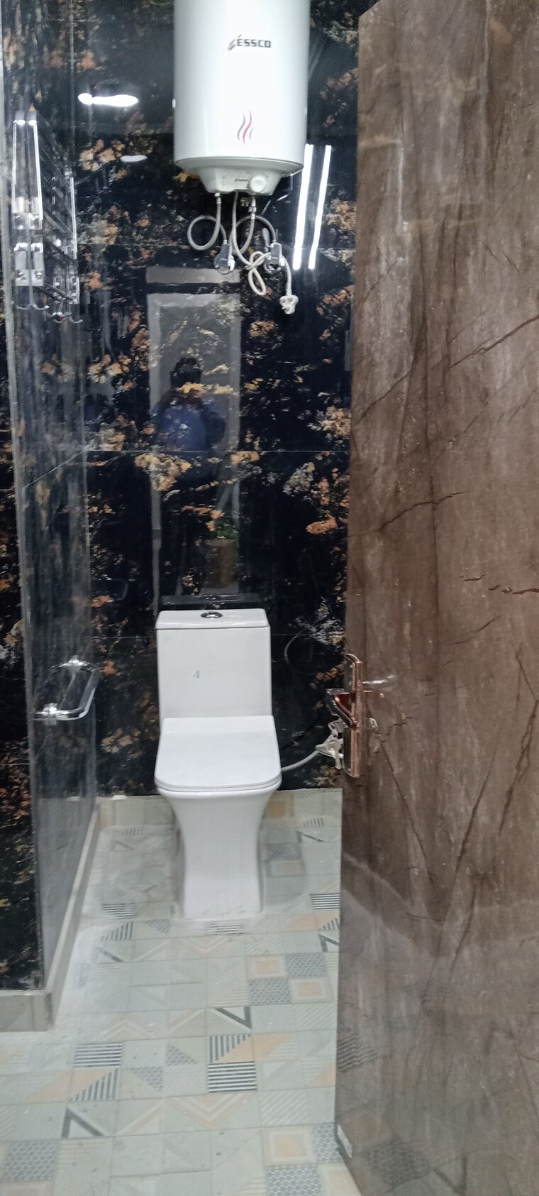 Bathroom, govindpuri 3 Bedroom 910 Sq.Ft. Builder Floor In Govindpuri Delhi 8435164