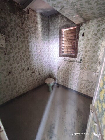 Bathroom in 4 BHK Apartment at Kukreja Crystal, Kopar Khairane – for Sale