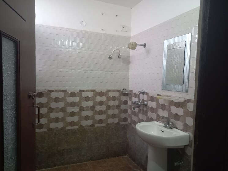 Attached Bathroom, sector 49 2 Bedroom 900 Sq.Ft. Apartment In Sector 49 Chandigarh 8435242