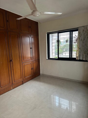 Room in 2 BHK Apartment at White Lily CHS, Dadar West – for Rent