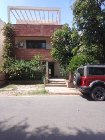 5 BHK Villa For Rent in Sector 50