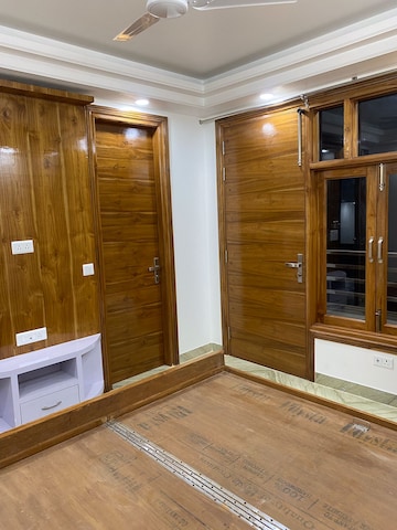 Room in 3 BHK Apartment at Vasant Kunj – for Rent