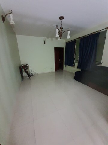 Room in 3 BHK Apartment at Clover Highlands, Kondhwa – for Rent