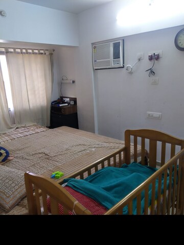 Bedroom in 2 BHK Apartment at Riddhi Garden, Malad East – for Rent
