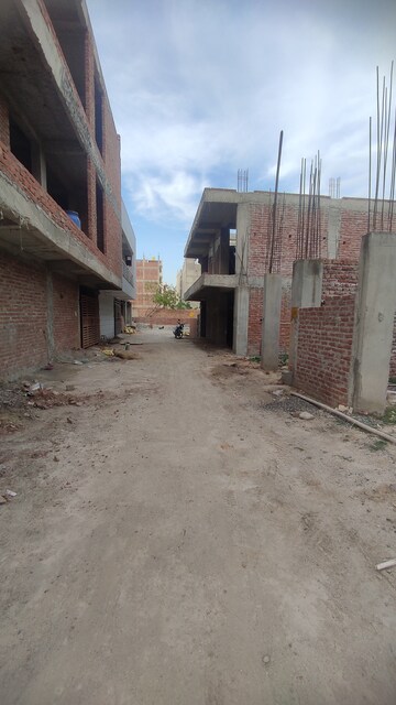 3 BHK Villa – Exterior View View at Sector 73 - for Sale