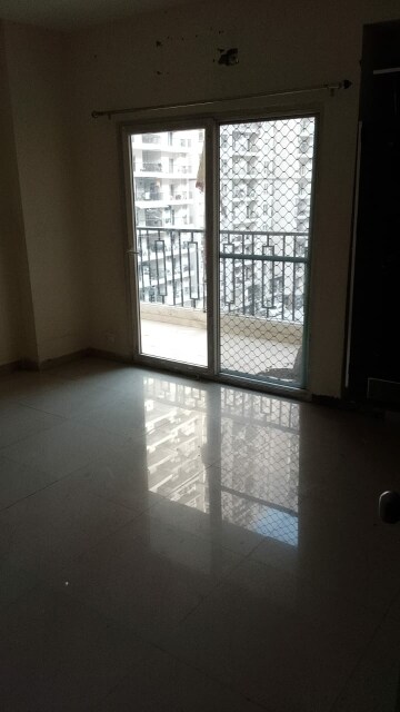 Room in 2 BHK Apartment at Nitishree Aura Chimera, Raj Nagar Extension – for Rent