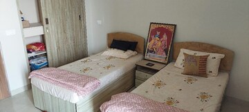 Bedroom in 5 BHK Apartment at Gomti Nagar – for Rent