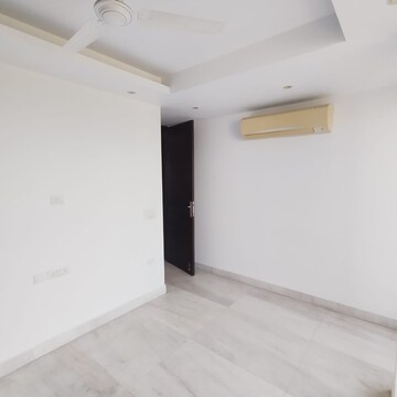 Room in 3 BHK Builder Floor at Nizamuddin – for Rent