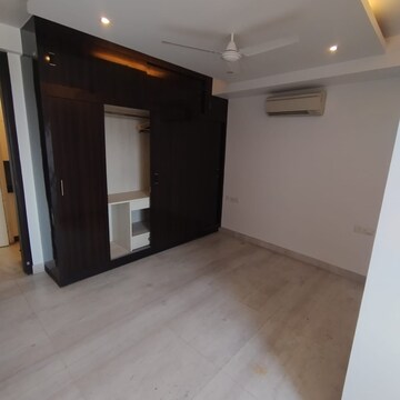 Room in 3 BHK Builder Floor at Nizamuddin – for Rent