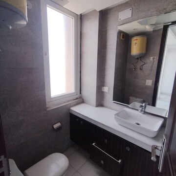 Bedroom in 3 BHK Builder Floor at Nizamuddin – for Rent