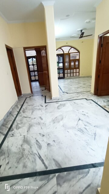 2 BHK Builder Floor For Rent in Sector 31