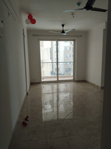 Room in 3 BHK Apartment at Amrapali Riverview, Amrapali Leisure Valley – for Rent