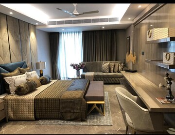 Living Room in 5 BHK Builder Floor at DLF Building 10, Dlf Phase ii – for Rent