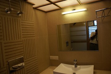Bathroom in 2 BHK Builder Floor at Lake Gardens – for Sale