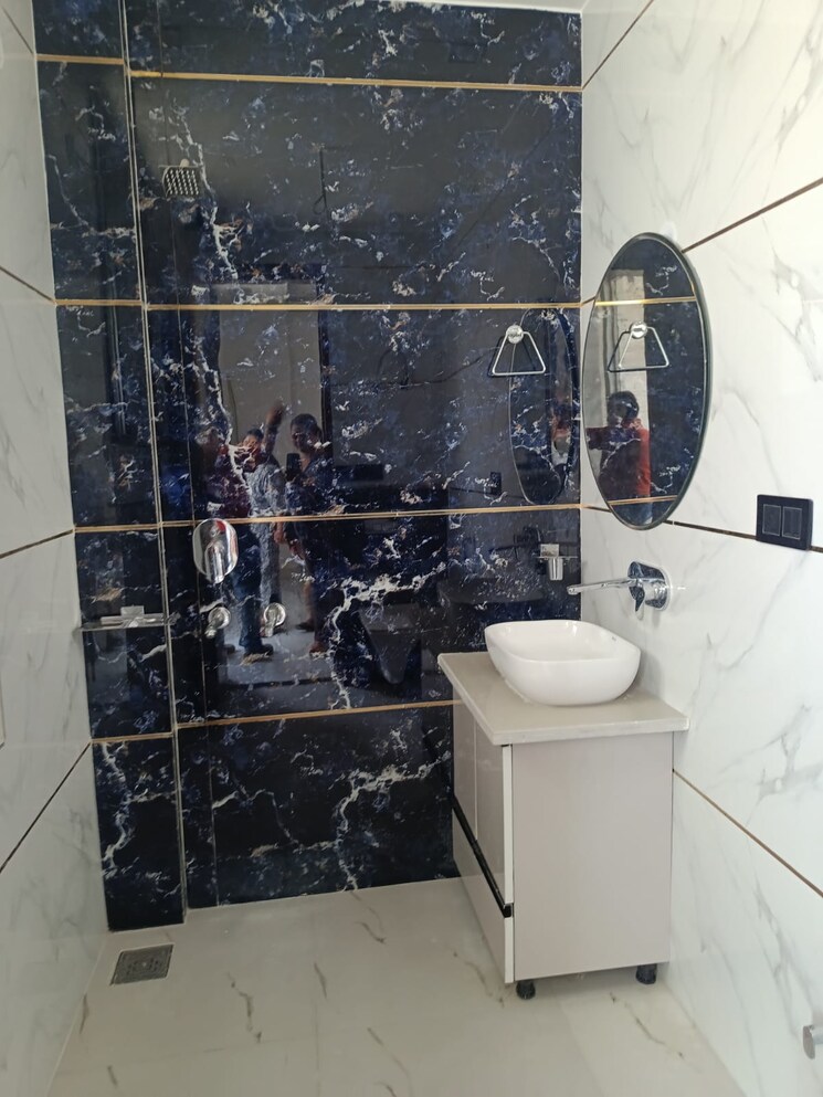 Master Bedroom, puri-kohinoor 3 Bedroom 150 Sq.Yd. Builder Floor In Sector 89 Faridabad 8435619