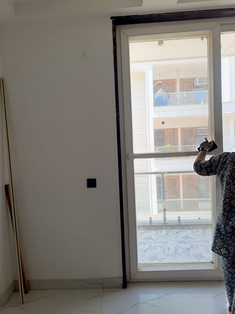 Room, puri-kohinoor 3 Bedroom 150 Sq.Yd. Builder Floor In Sector 89 Faridabad 8435619