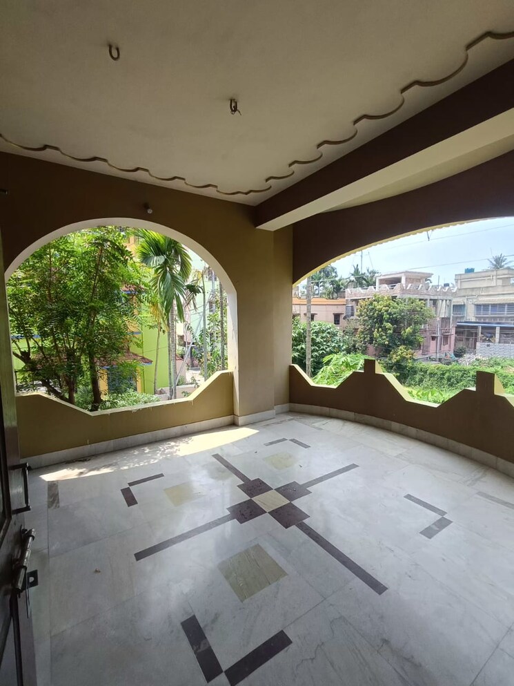 Balcony, lake gardens 4 Bedroom 3050 Sq.Ft. Villa In Lake Gardens Kolkata 8435628