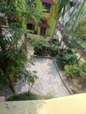 Balcony in 4 BHK Villa at Lake Gardens – for Sale