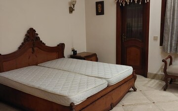 1 BHK Builder Floor For Rent in Sector 11