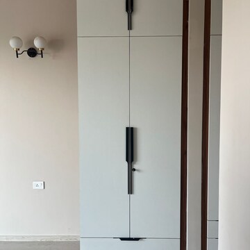Furnished Amenities in 2.5 BHK Apartment at Smart World Gems, Sector 89 – for Rent