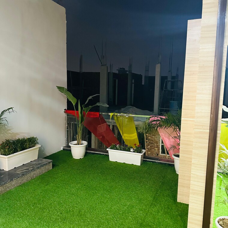 Garden, sector 16 greater noida 4 Bedroom 2240 Sq.Ft. Villa In Sector 16 Greater Noida Greater Noida 8435886