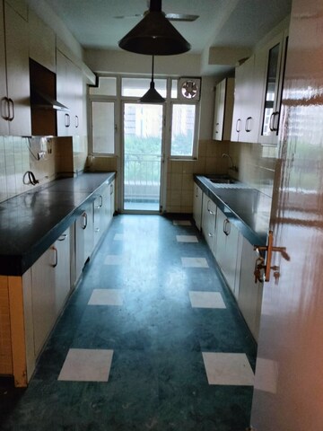 Kitchen in 4 BHK Apartment at DLF The Icon, Dlf Phase V – for Rent