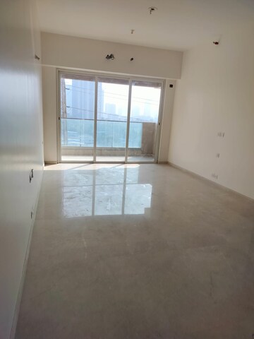 Room in 3 BHK Apartment at Kalpataru Radiance, Goregaon West – for Sale