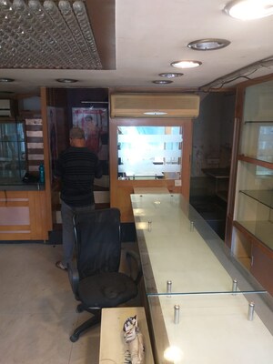 Floor Plan in  Shop at Lake Market – for Sale