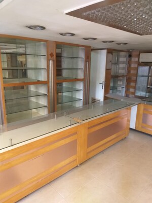 Floor Plan in  Shop at Lake Market – for Sale