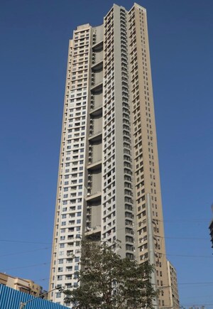 Master Bedroom in 2 BHK Apartment at Siddha Seabrook, Kandivali West – for Sale