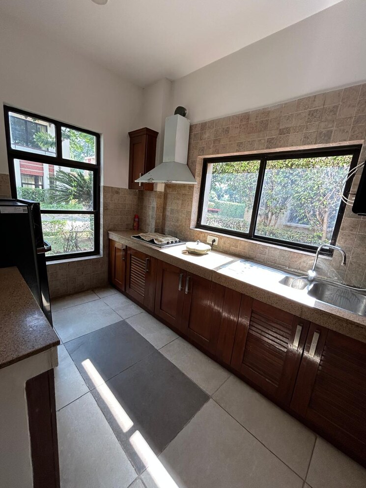 Kitchen, bestech-park-view-altura 4 Bedroom 2675 Sq.Ft. Apartment In Sector 79 Gurgaon 8430034