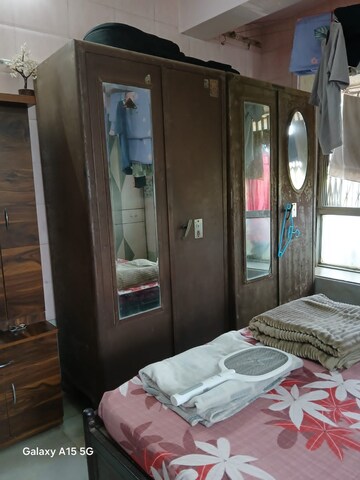 Bedroom in 1 BHK Apartment at Malad East – for Rent