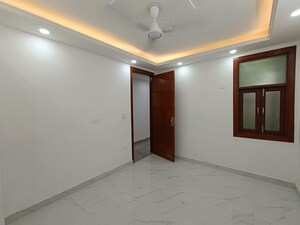 Room in 2 BHK Builder Floor at Khirki Extension – for Sale