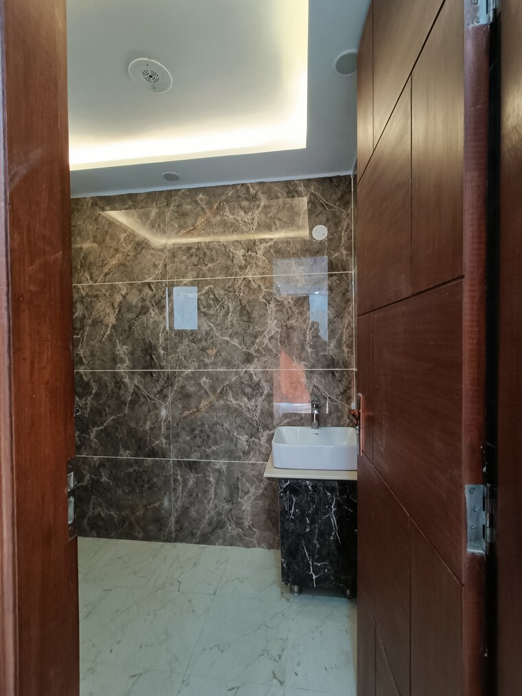 Bathroom, khirki extension 3 Bedroom 1125 Sq.Ft. Builder Floor In Khirki Extension Delhi 8436288