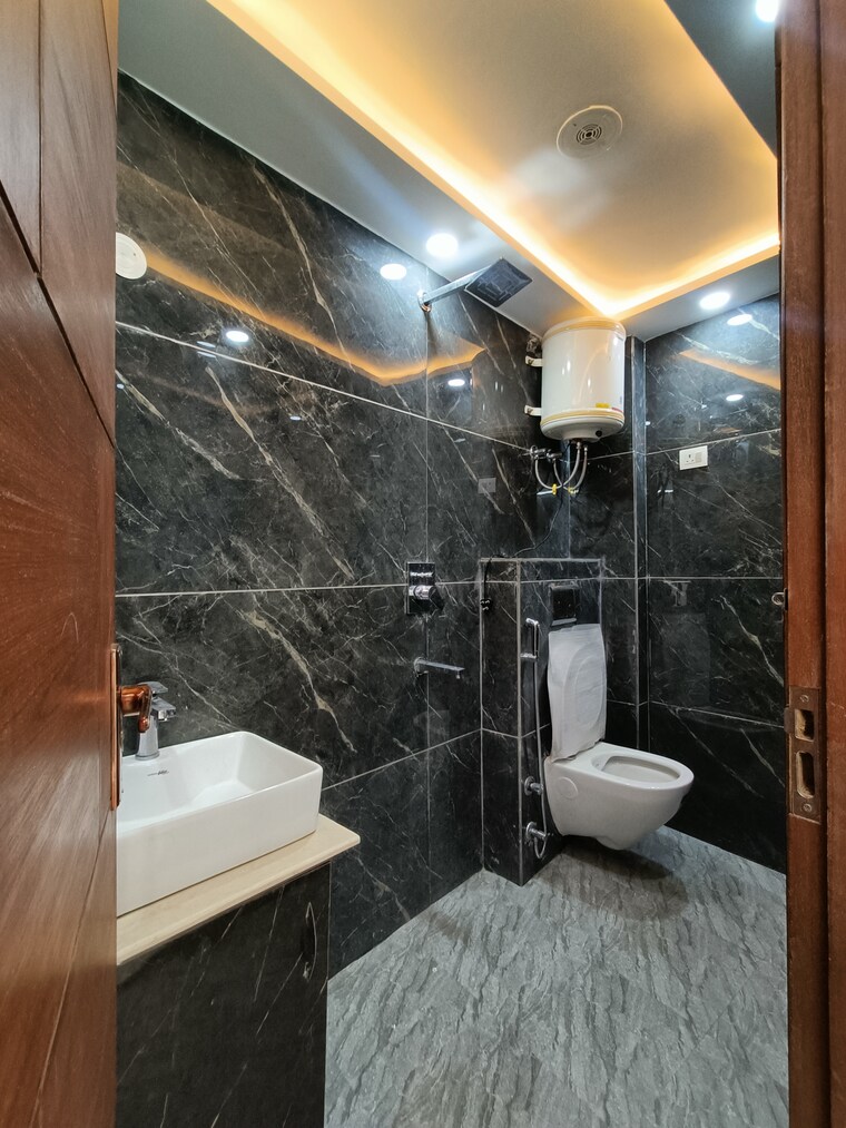 Bathroom, khirki extension 3 Bedroom 1125 Sq.Ft. Builder Floor In Khirki Extension Delhi 8436288