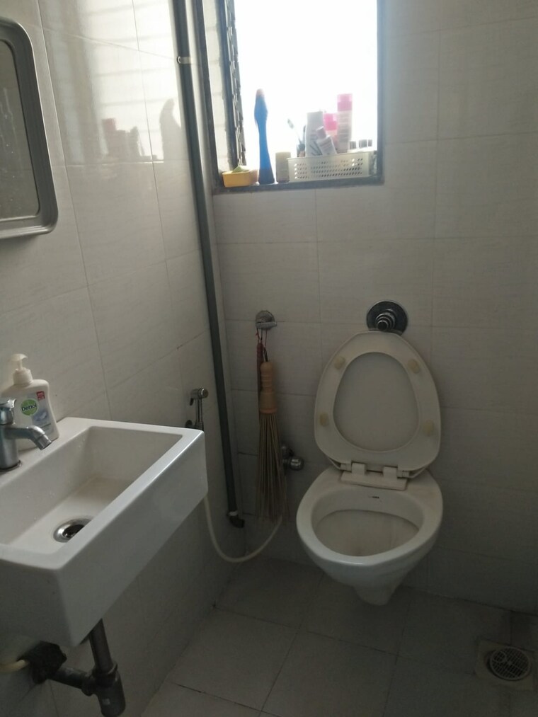 Bathroom, malad east 1 Bedroom 416 Sq.Ft. Apartment In Malad East Mumbai 8436410