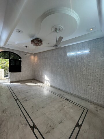 Bathroom in 3 BHK Builder Floor at Sector 43 – for Rent