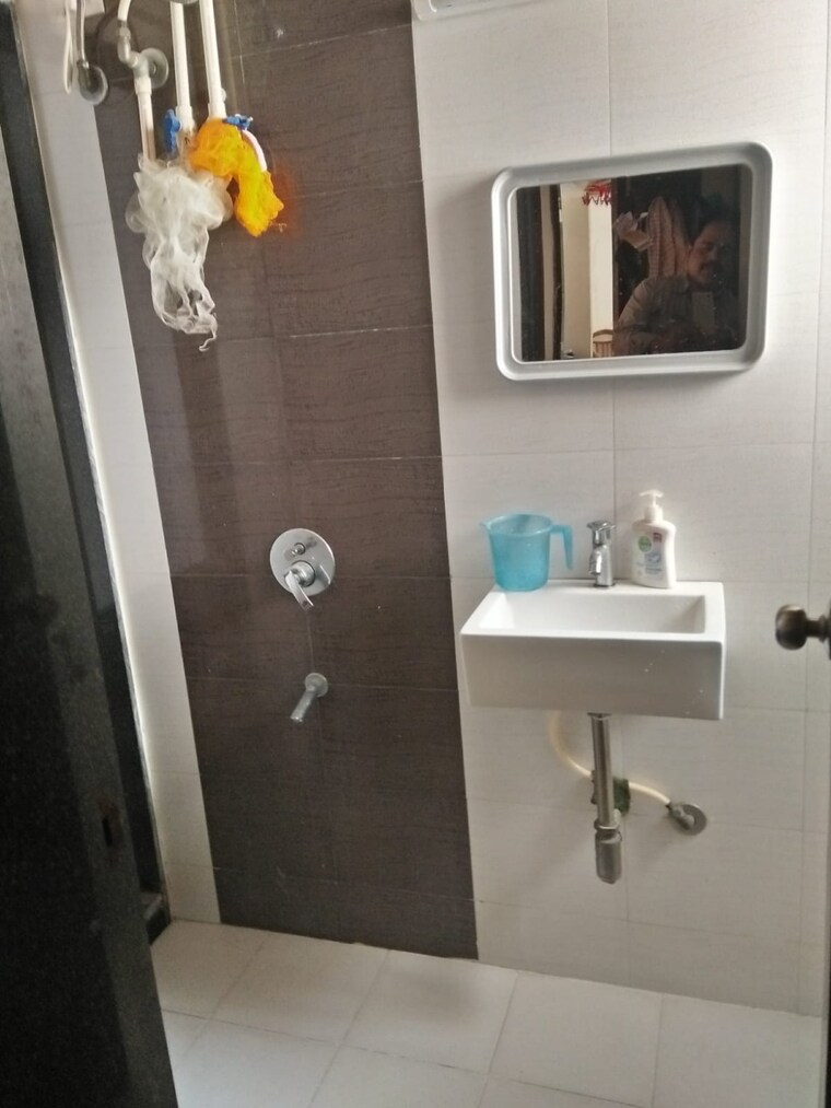 Bathroom, malad east 1 Bedroom 416 Sq.Ft. Apartment In Malad East Mumbai 8436410