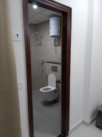 Building Lobby in 3 BHK Builder Floor at Sector 43 – for Rent