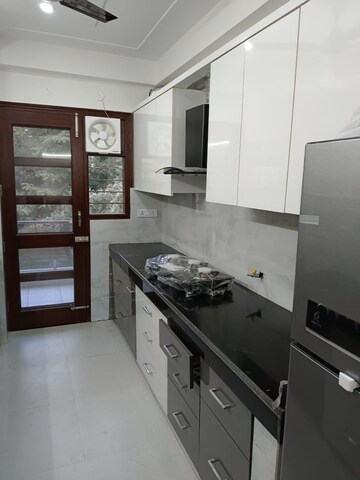 Kitchen in 3 BHK Builder Floor at Sector 43 – for Rent