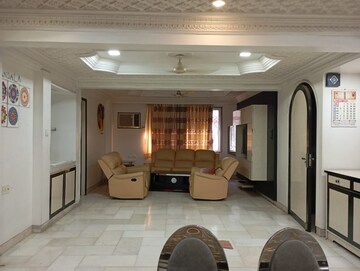 Living Room in 5 BHK Villa at Chembur – for Rent