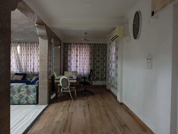 Bedroom in 5 BHK Villa at Chembur – for Rent